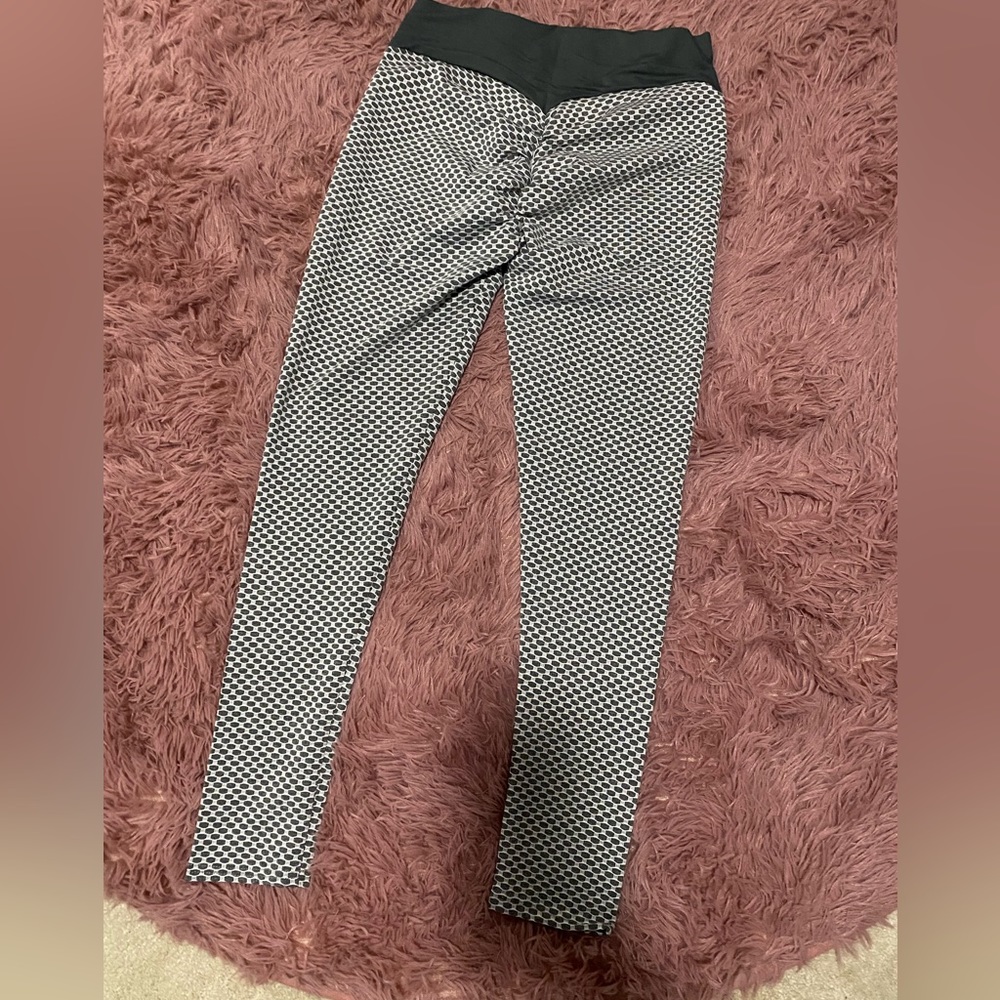 Booty lifting Leggings/ New without tags